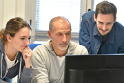 GebäudetechnikerInnen konferieren GebäudetechnikerInnen konferieren